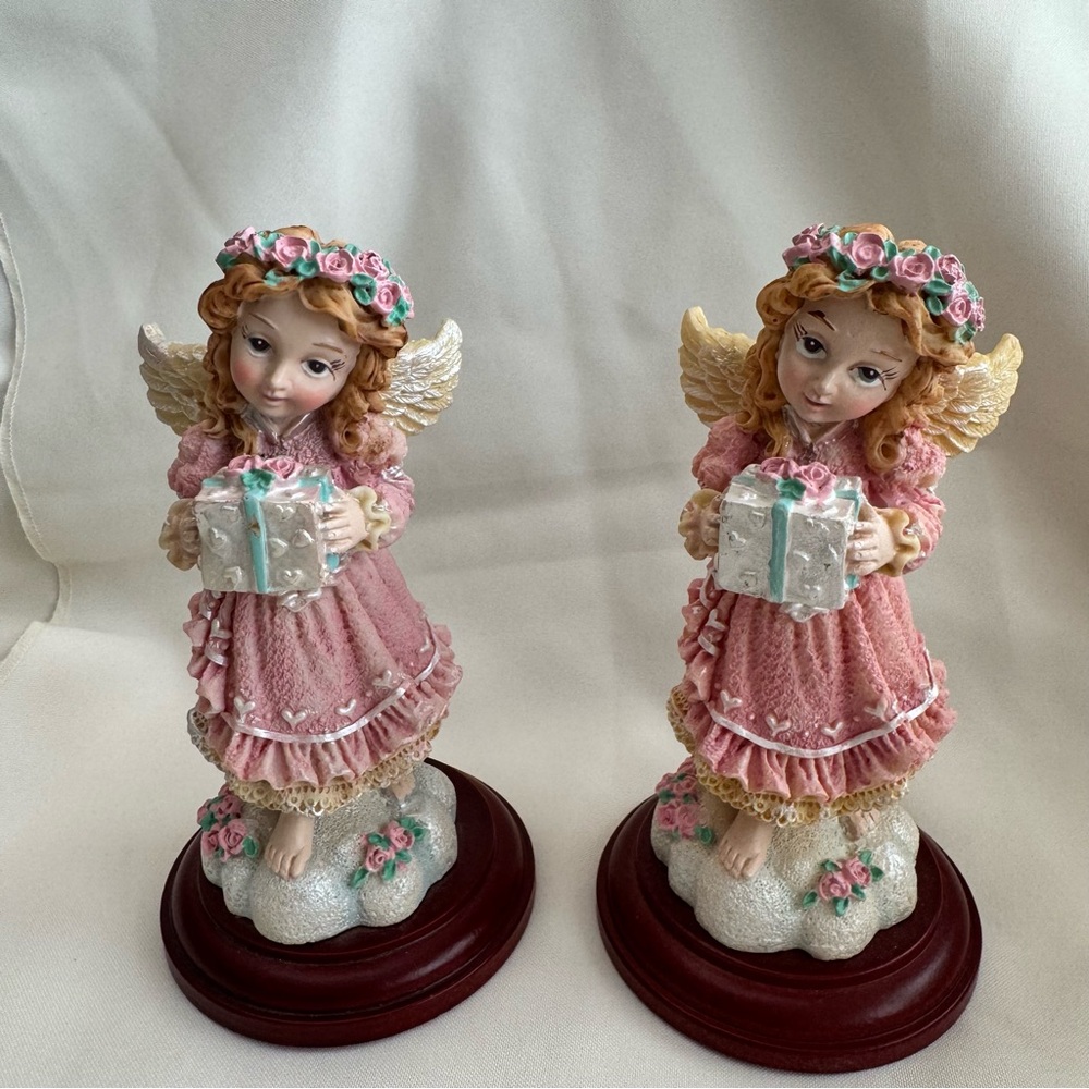 House Of Lloyd 1996 The Giving Angel With A Gift Hearts & Roses 2Pcs